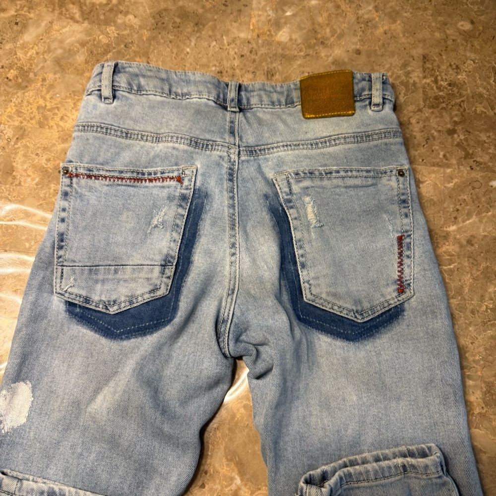 Zara boys blue denim jeans size 10
Like new condition 
Adjustable waist - Picture 8 of 8